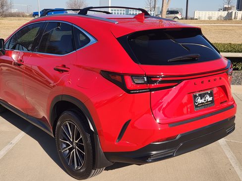Used 2025 Lexus NX 250 FWD w/ Premium Package image 11