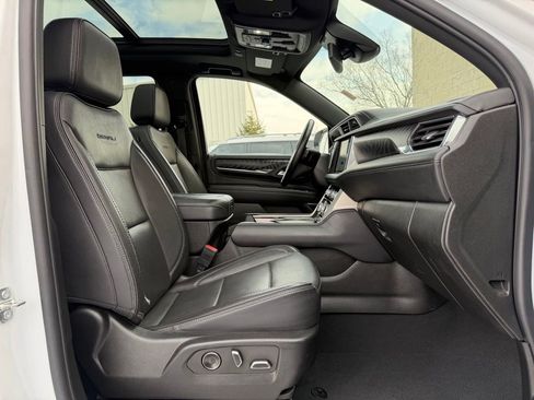 Used 2023 GMC Yukon Denali image 30
