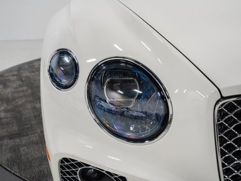 Used 2020 Bentley Continental GT V8 image 13