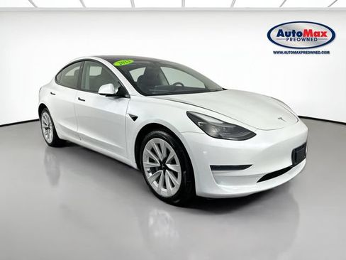 Used 2023 Tesla Model 3 Standard Range RWD image 1