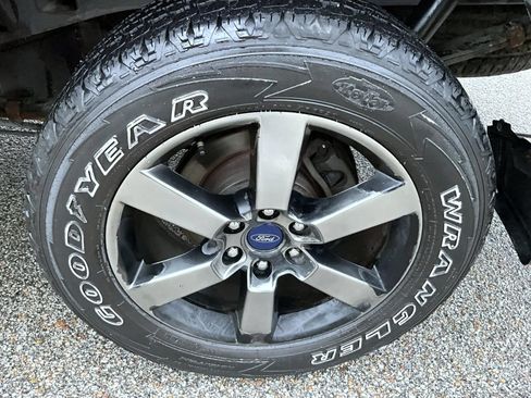 Used 2017 Ford F150 XLT w/ Equipment Group 302A Luxury AWD/4WD image 24