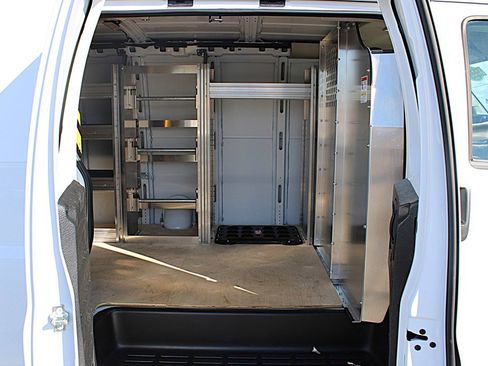 Used 2025 Chevrolet Express 2500 Extended w/ Communications Package image 9