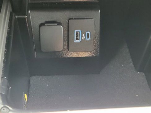 Certified 2022 Ford Explorer XLT image 29