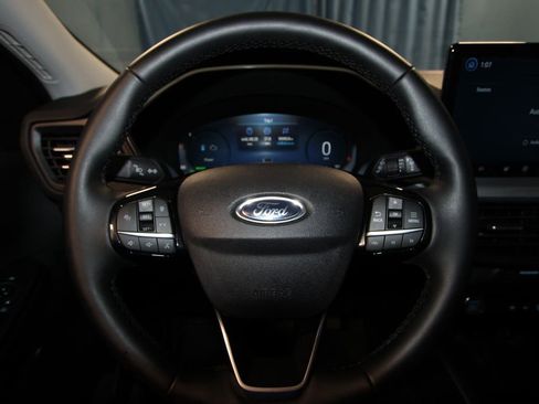 Used 2025 Ford Escape Platinum w/ Premium Technology Package image 11