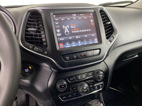 Used 2023 Jeep Cherokee Altitude Lux image 28