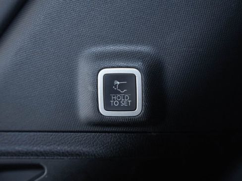 Certified 2023 Jeep Grand Cherokee Overland image 14