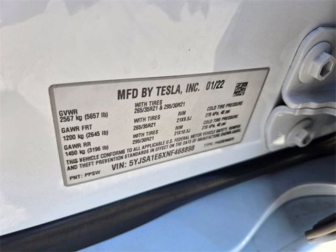 Used 2022 Tesla Model S Plaid image 16