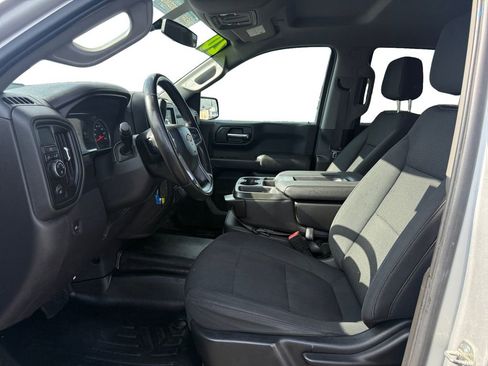 Used 2020 Chevrolet Silverado 1500 Custom w/ Custom Value Package image 10