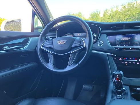 Used 2020 Cadillac XT5 Premium Luxury AWD/4WD image 15
