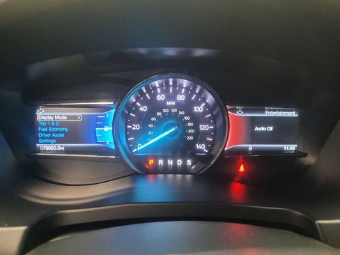 Used 2019 Ford Explorer XLT w/ Equipment Group 202A AWD/4WD image 23