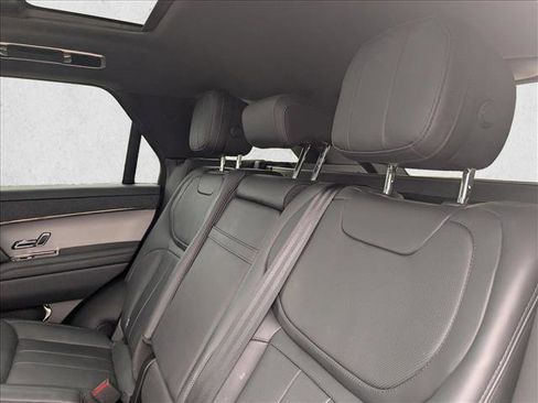 Used 2024 Land Rover Range Rover Sport SE AWD/4WD image 17