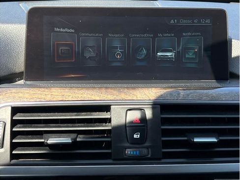 Used 2017 BMW 330i xDrive Wagon image 11