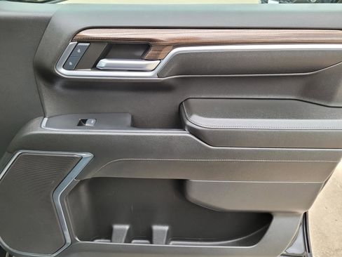 Used 2024 Chevrolet Silverado 1500 LT AWD/4WD image 7