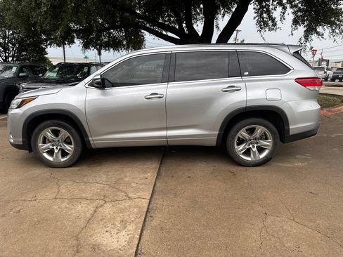 Used 2018 Toyota Highlander Limited FWD image 8
