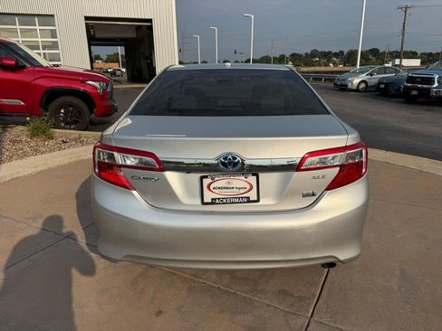 Used 2014 Toyota Camry XLE w/ Leather Package FWD image 7