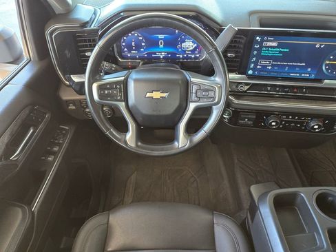 Used 2024 Chevrolet Silverado 2500 LTZ AWD/4WD image 16