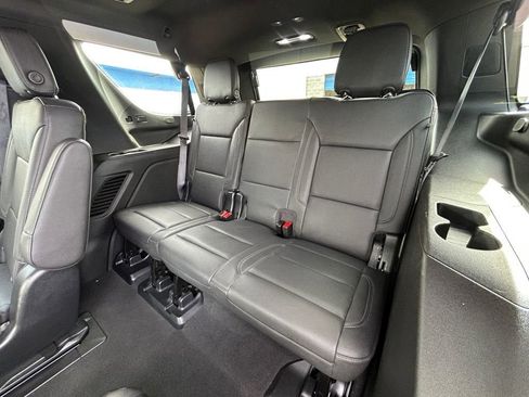 Used 2023 Chevrolet Tahoe Z71 w/ Luxury Package AWD/4WD image 34