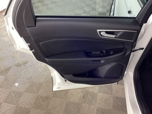 Used 2020 Ford Edge SEL w/ Cold Weather Package AWD/4WD image 14