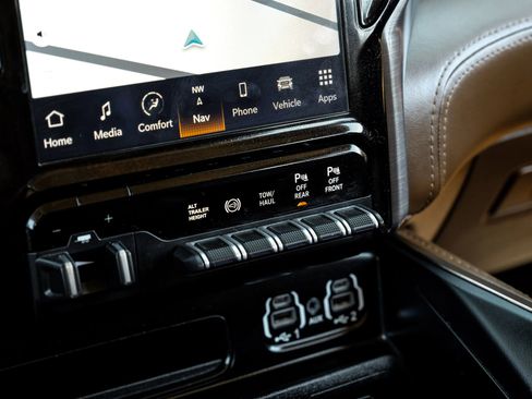 Used 2022 RAM 3500 Limited AWD/4WD image 26