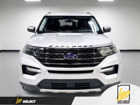 Used 2020 Ford Explorer XLT w/ Equipment Group 202A AWD/4WD image 2