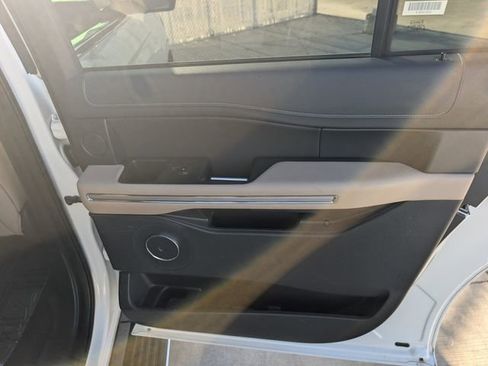 Used 2024 Ford Expedition Max Limited image 35
