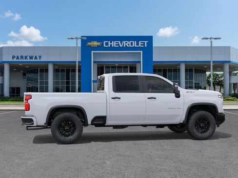 New 2026 Chevrolet Silverado 2500 ZR2 AWD/4WD image 5