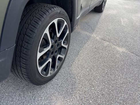 Used 2019 Jeep Compass Limited image 31