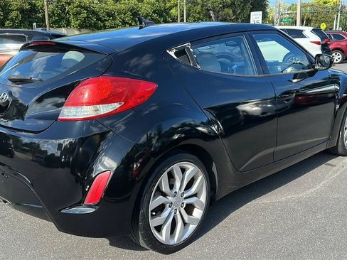 Used 2013 Hyundai Veloster w/ Style Pkg FWD image 7