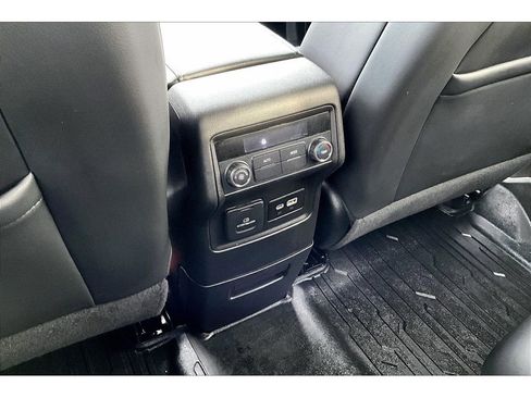 Used 2023 GMC Acadia AT4 image 10