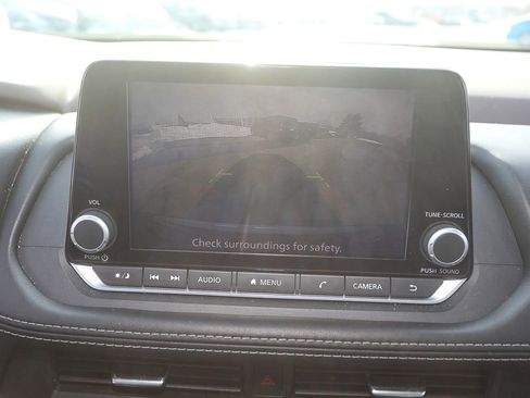 Used 2023 Nissan Rogue SV w/ SV Premium B Package image 16