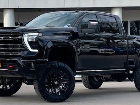 Used 2025 Chevrolet Silverado 2500 LTZ w/ Trail Boss Package AWD/4WD image 1