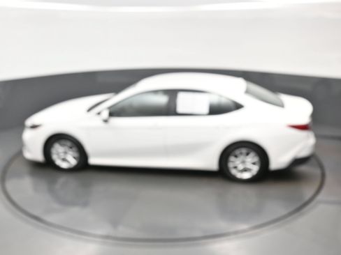 Used 2025 Toyota Camry LE FWD image 37