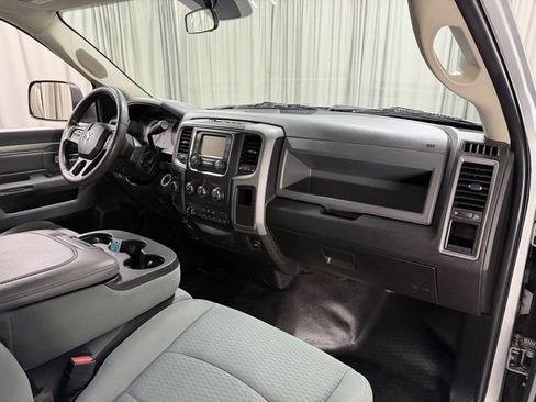 Used 2018 RAM 3500 Tradesman w/ Chrome Appearance Group image 8