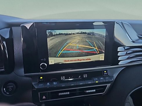 Used 2025 Toyota Camry LE image 14