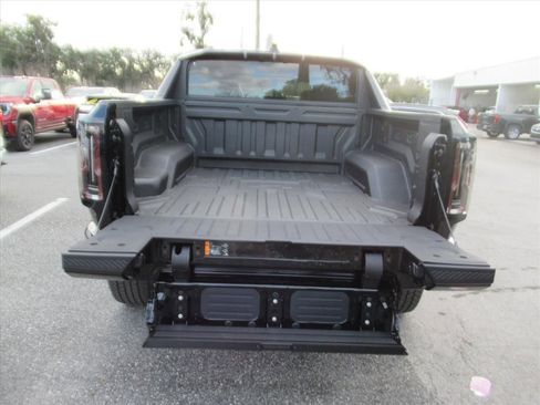 New 2026 GMC Hummer EV 4x4 Crew Cab image 6