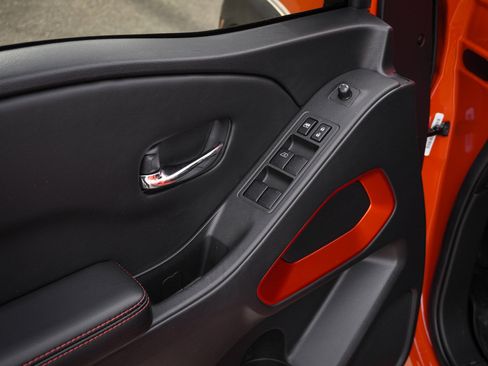 Used 2025 Nissan Frontier PRO-4X w/ Pro Convenience Package image 14