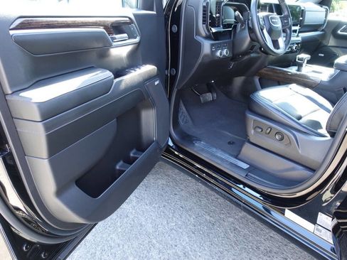 Used 2024 GMC Sierra 1500 Elevation image 9