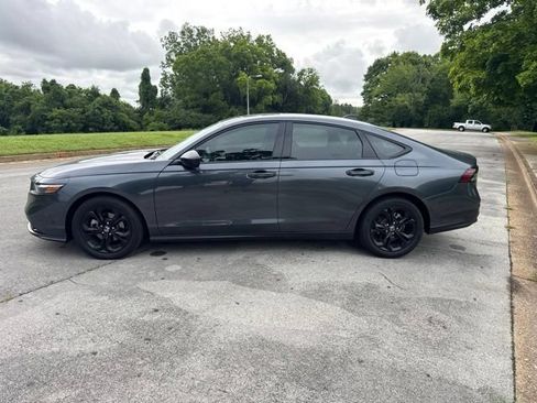 Used 2025 Honda Accord SE image 4