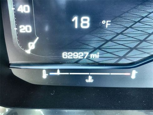 Used 2022 GMC Yukon SLE image 15