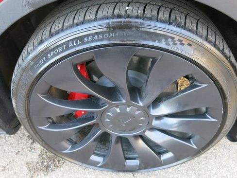 Used 2023 Tesla Model Y Performance image 35