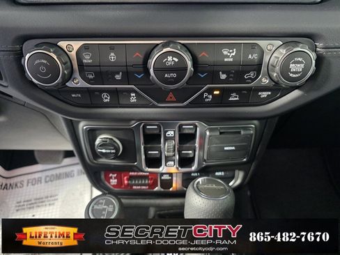 New 2025 Jeep Gladiator Mojave image 25