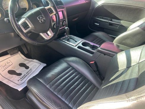 Used 2012 Dodge Challenger SXT Plus image 10