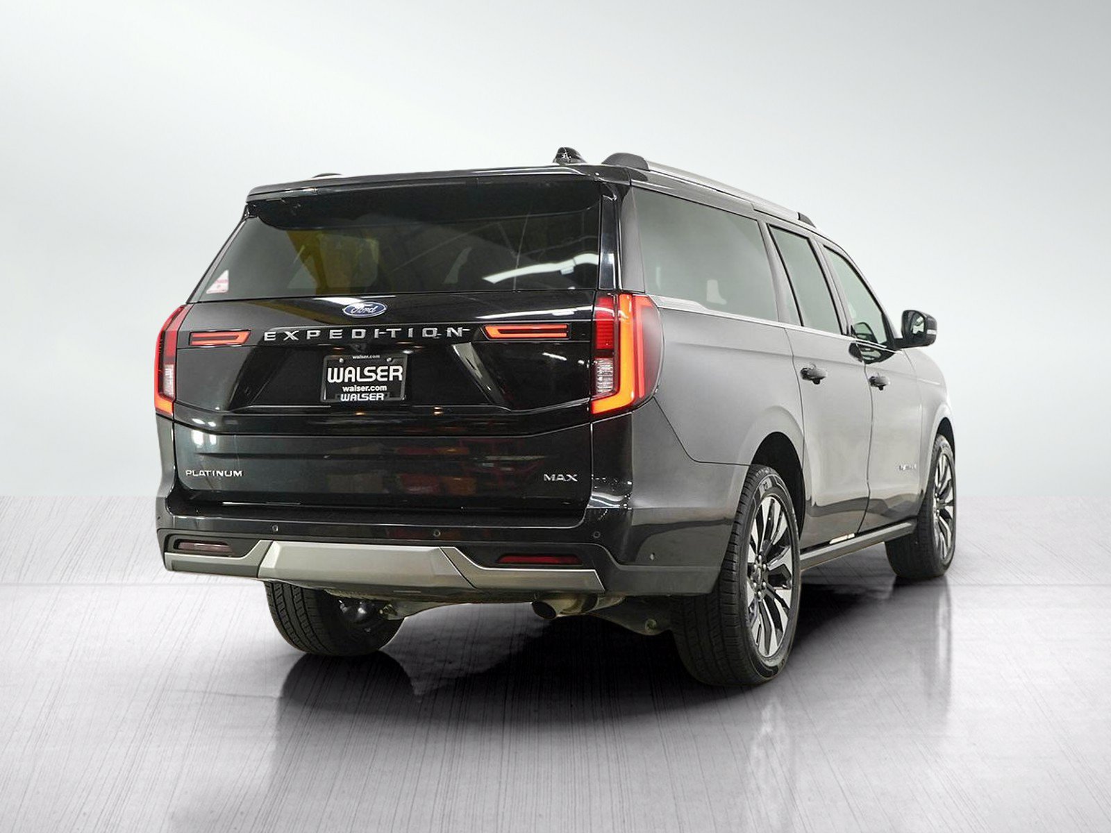Used 2025 Ford Expedition Max Platinum w/ Driver's Package AWD/4WD image 5