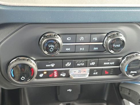 Used 2024 Ford Bronco Outer Banks image 19