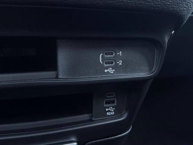 New 2026 Chrysler Pacifica Select AWD/4WD image 40