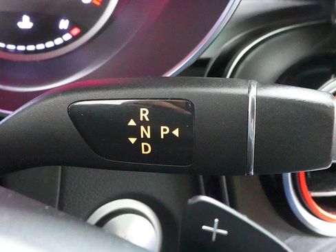 Used 2018 Mercedes-Benz GLC 300 4MATIC image 17