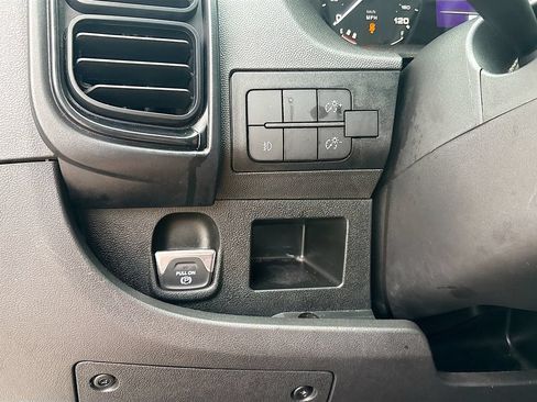 Used 2024 RAM ProMaster 2500 w/ Safety Group FWD image 10