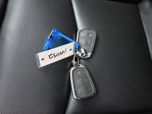 Used 2017 Cadillac XT5 Luxury w/ LPO, Wheel Lock Package image 53