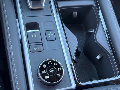 Certified 2022 Nissan Pathfinder SV AWD/4WD image 26