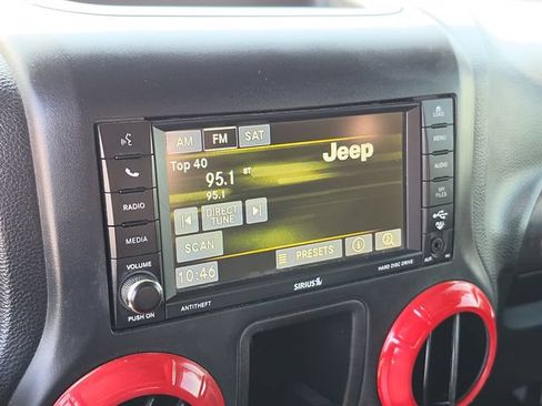 Used 2016 Jeep Wrangler Sport w/ Connectivity Group AWD/4WD image 18